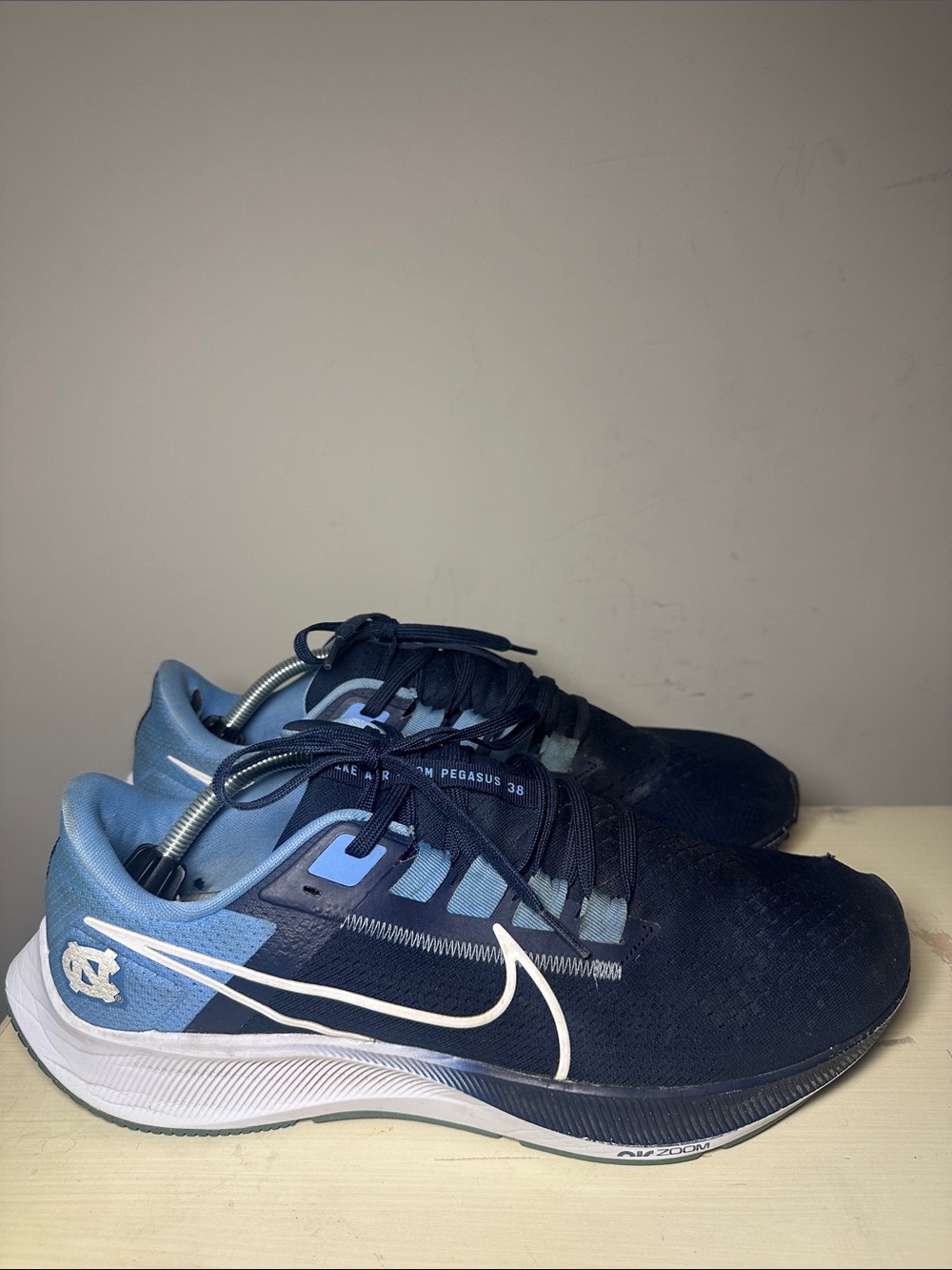 Nike UNC Tarheels Men's Running Shoes Navy and Light Blue Air zoom Pegasus 38